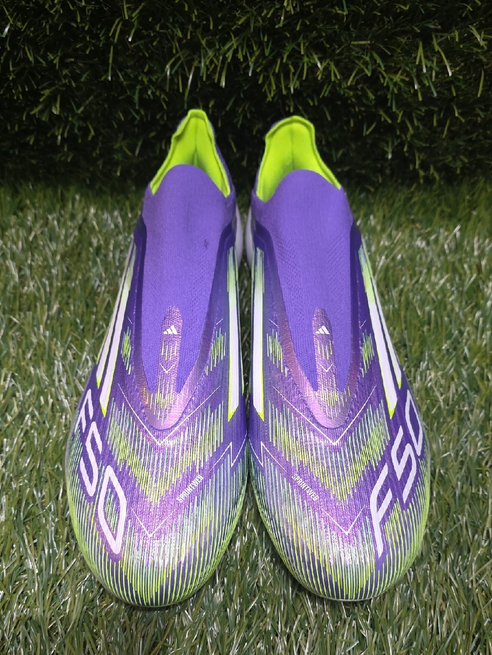 F50 Elite Laceless Fg. Size 12.5 M.